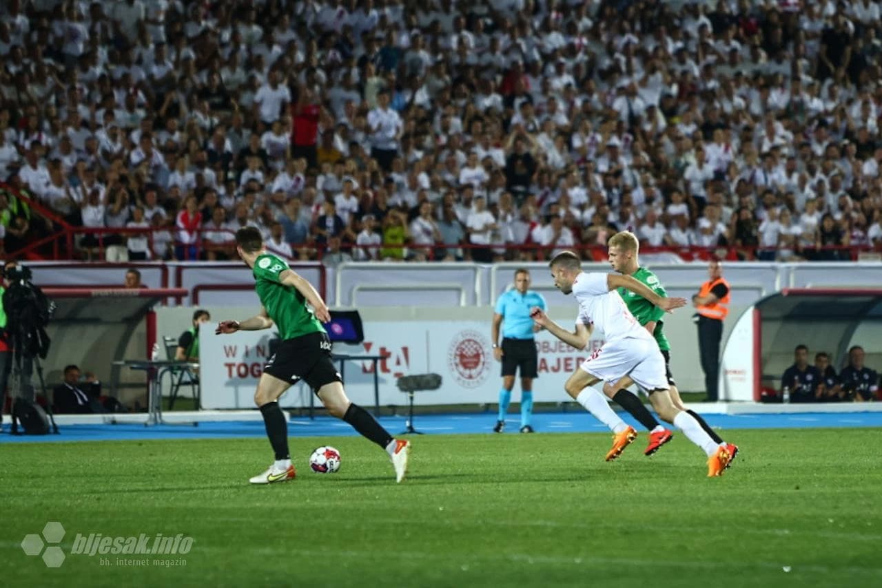 Rapsodija Plemića u prvom dijelu