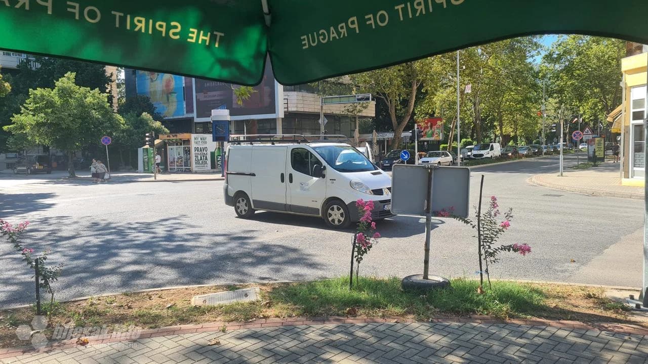 Radovi na sred ceste u Mostaru bez oznaka