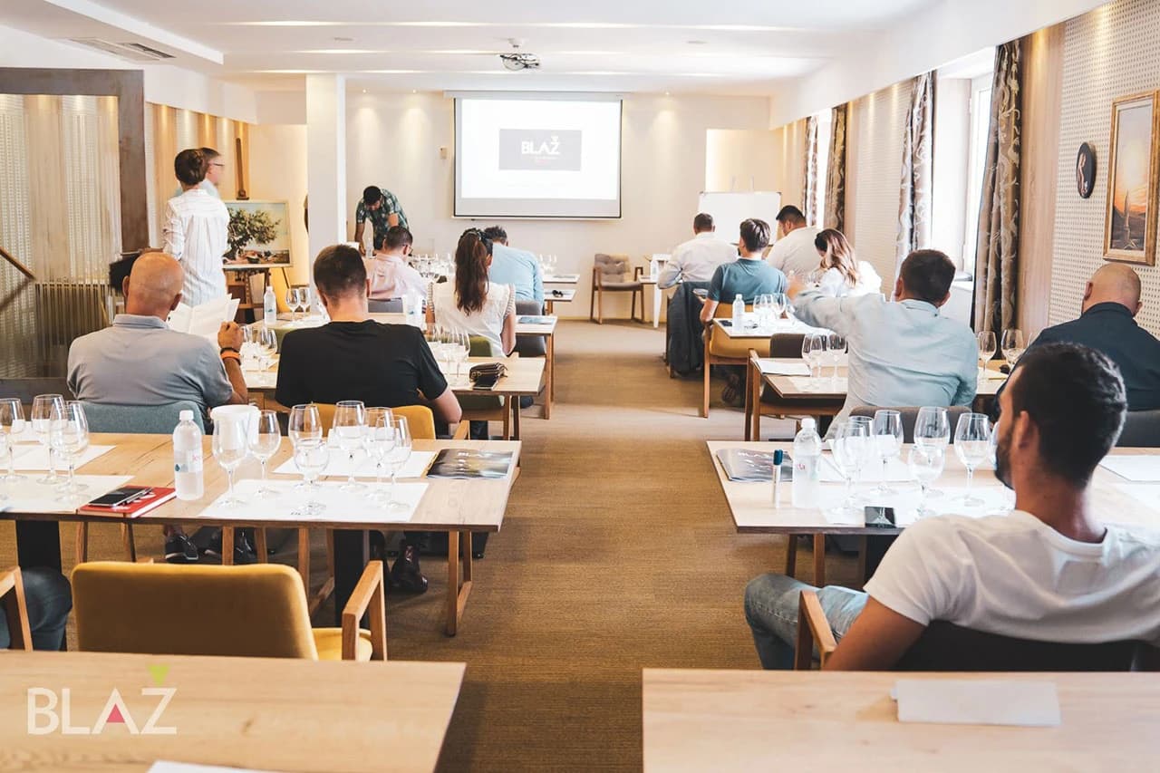 Eno-gastro zabavni performans BLAŽ Enology