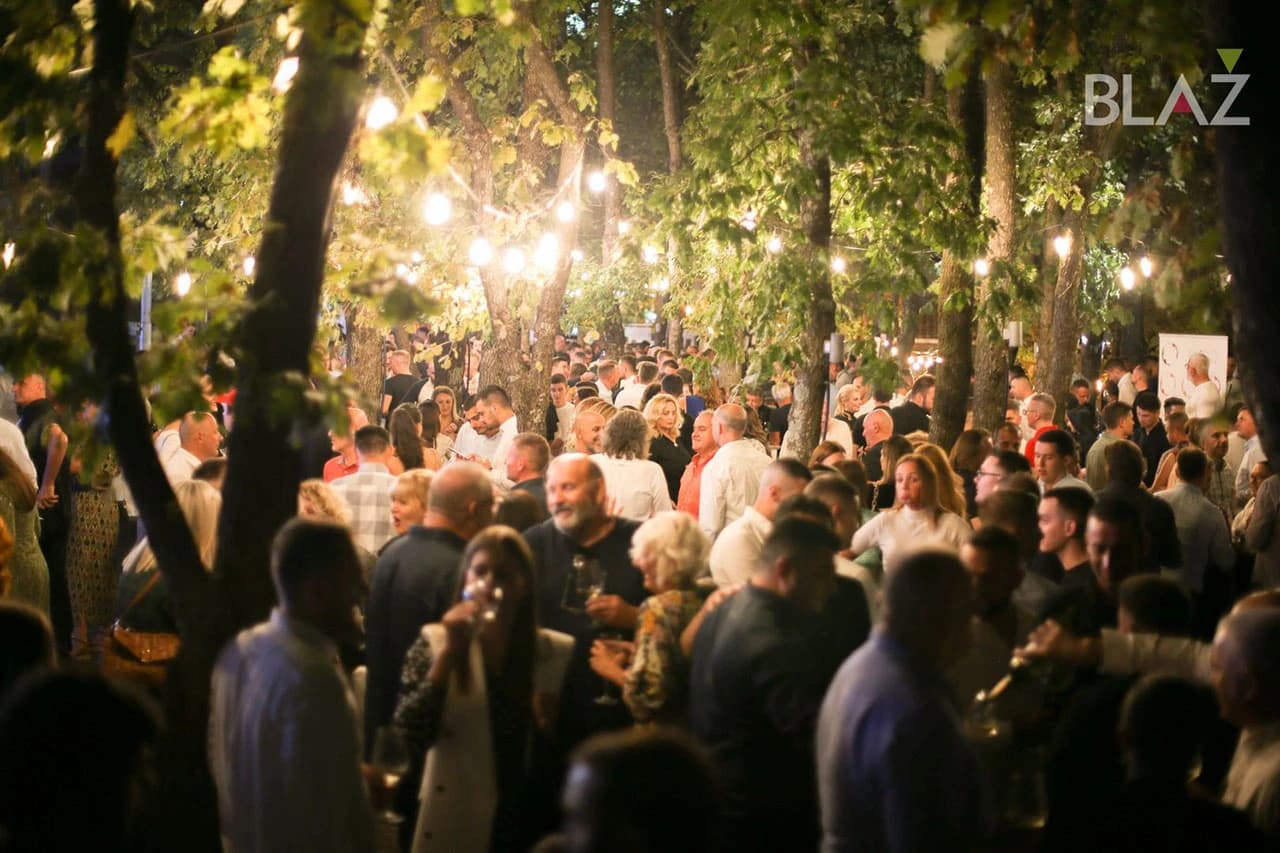 Eno-gastro zabavni performans BLAŽ Enology