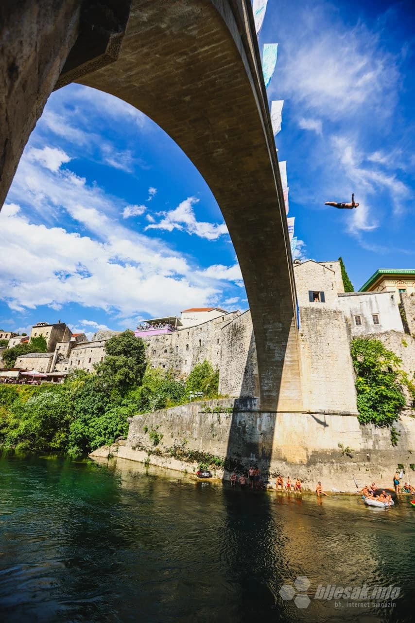 Počeli skokovi sa Starog mosta
