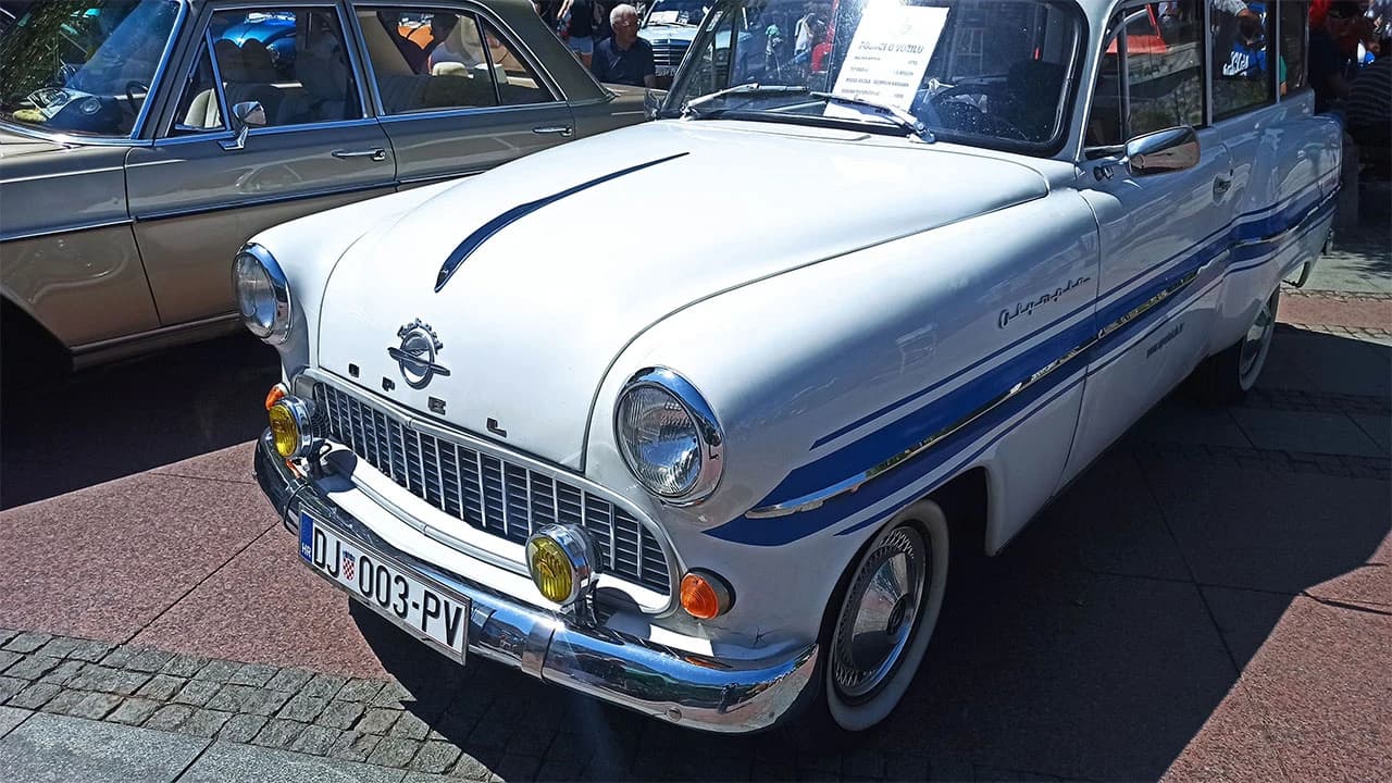 Međunarodna izložba oldtimera u Brčkom