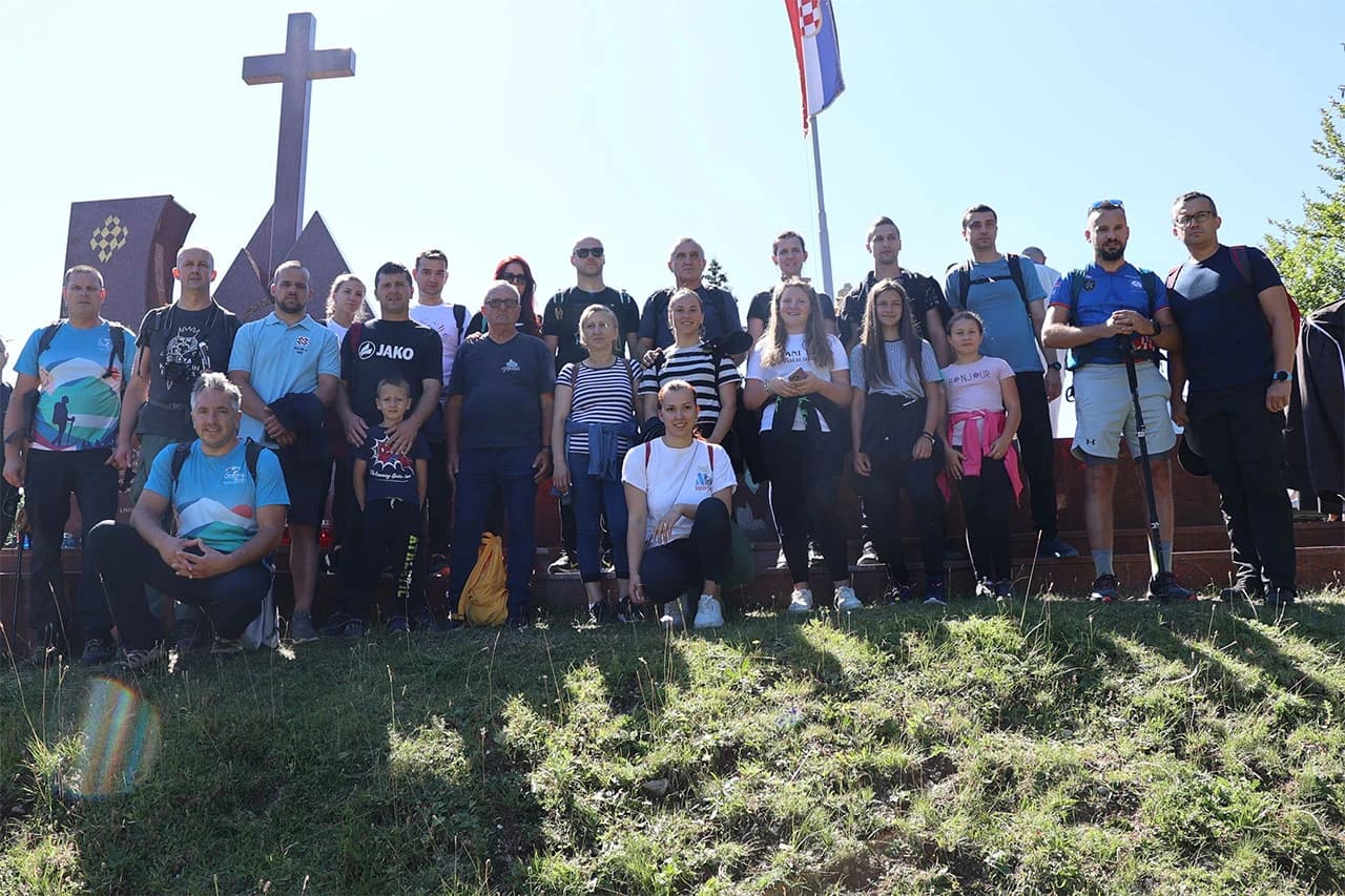 Na Stipića livadi obilježena 30. godišnjica stradanja 39 hrvatskih civila i branitelja