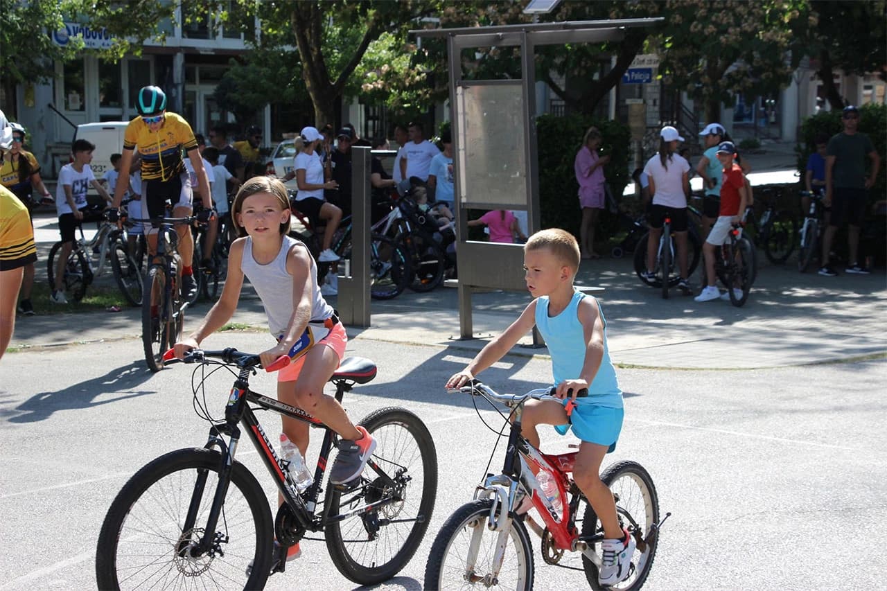 9. Posuški đir okupio nekoliko stotina zaljubljenika u biciklizam