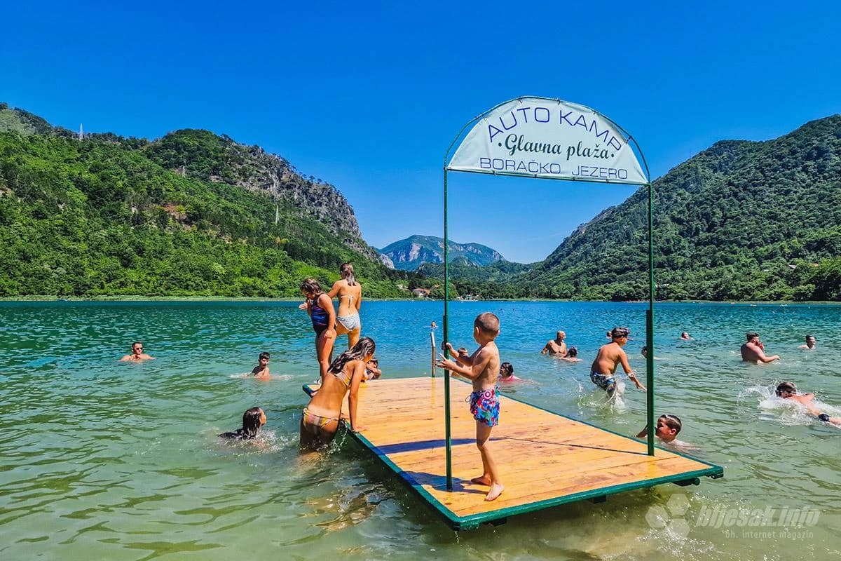 Boračko jezero krcato kupačima