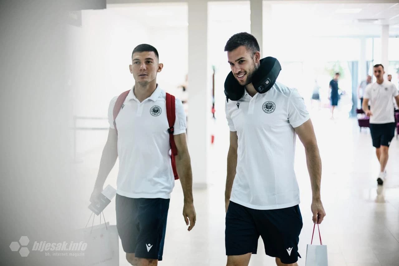 Igrači HŠK Zrinjski pred polazak u Armeniju