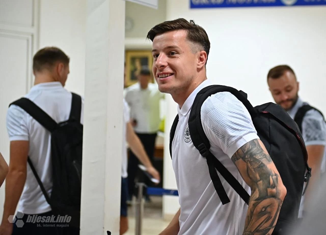 Igrači HŠK Zrinjski pred polazak u Armeniju