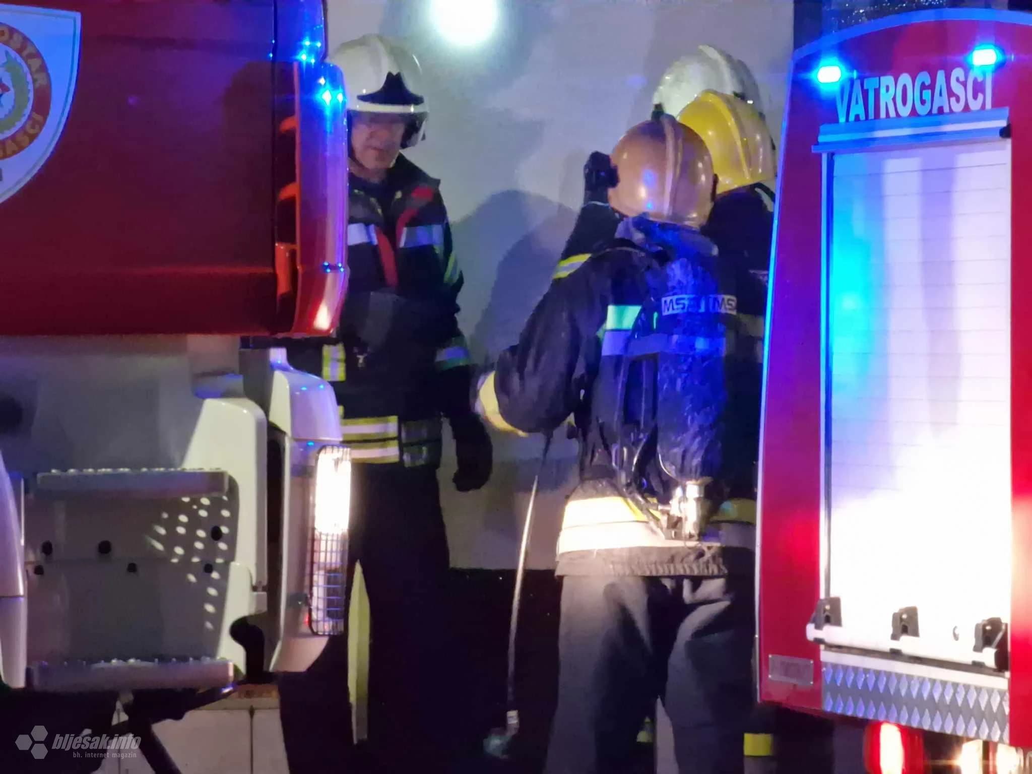 Požar u Titovoj ulici, gori zgrada