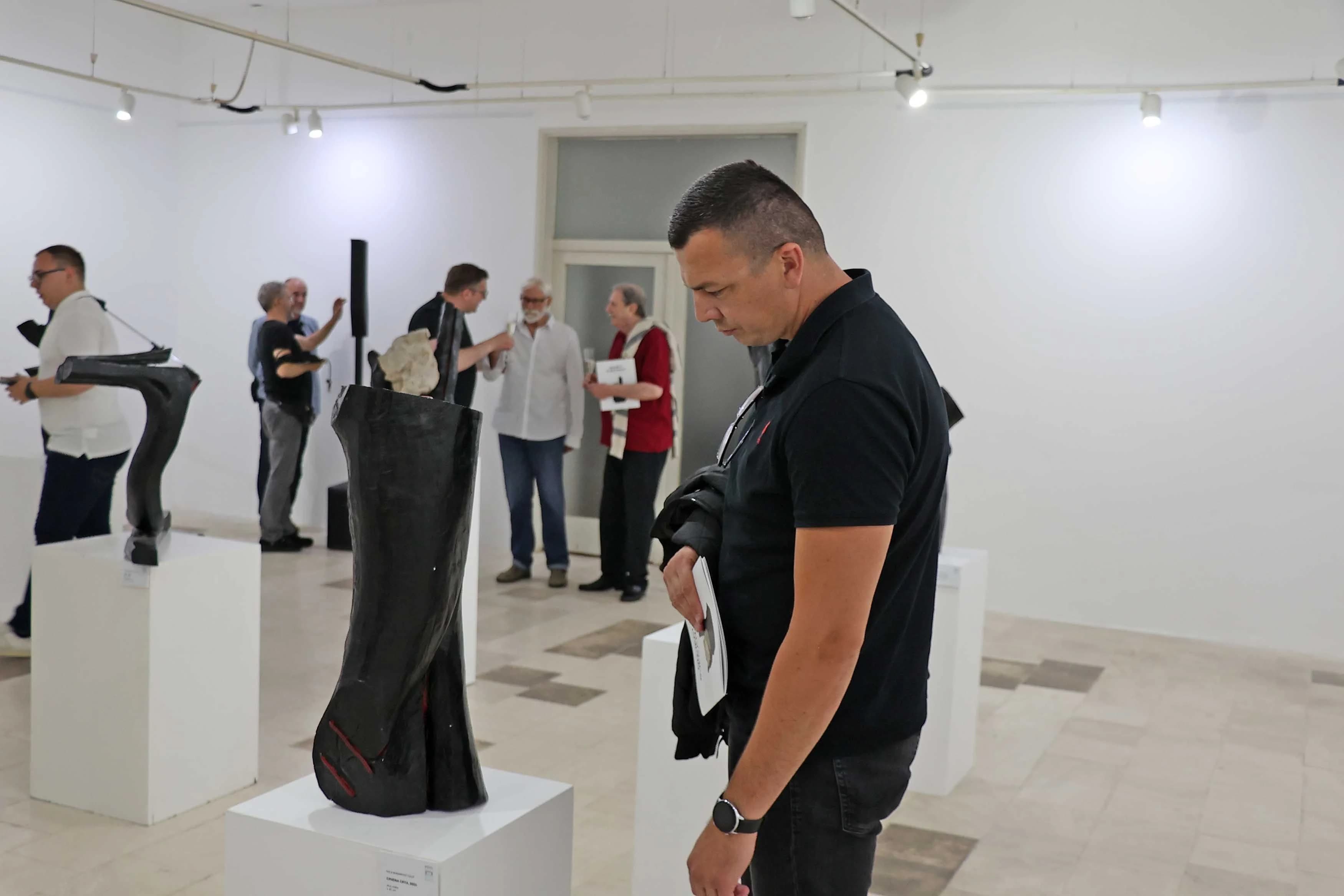 Kipar Ivica Bobanović Ćolić predstavio se mostarskoj publici