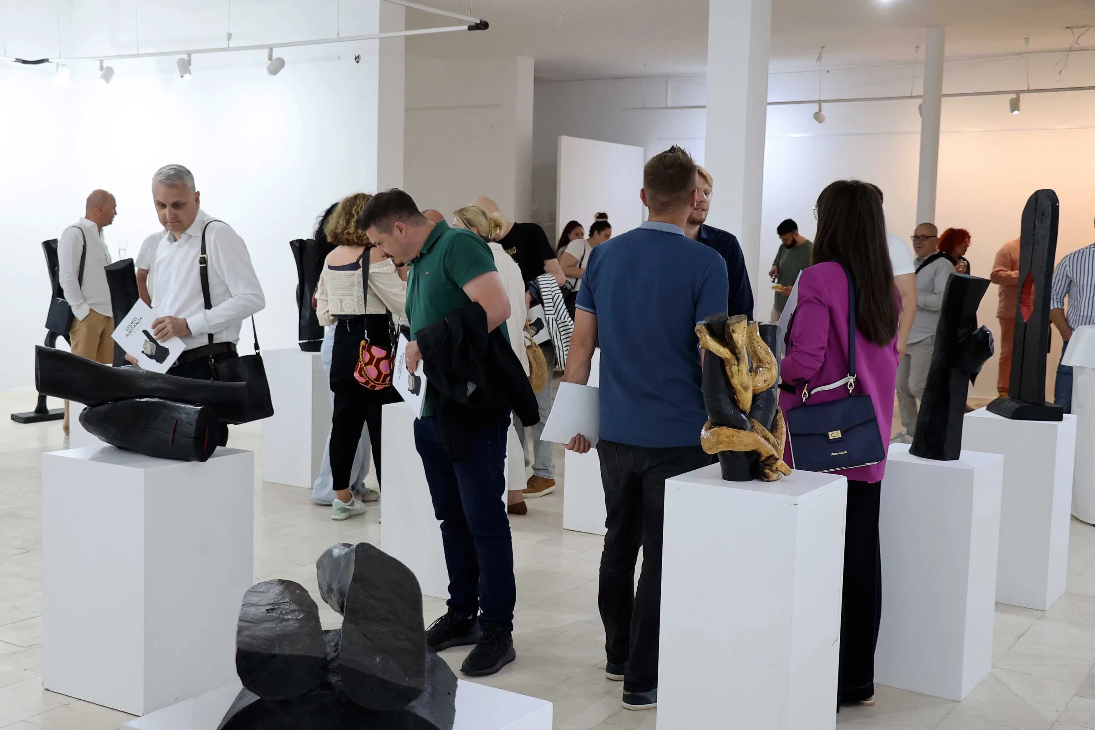 Kipar Ivica Bobanović Ćolić predstavio se mostarskoj publici