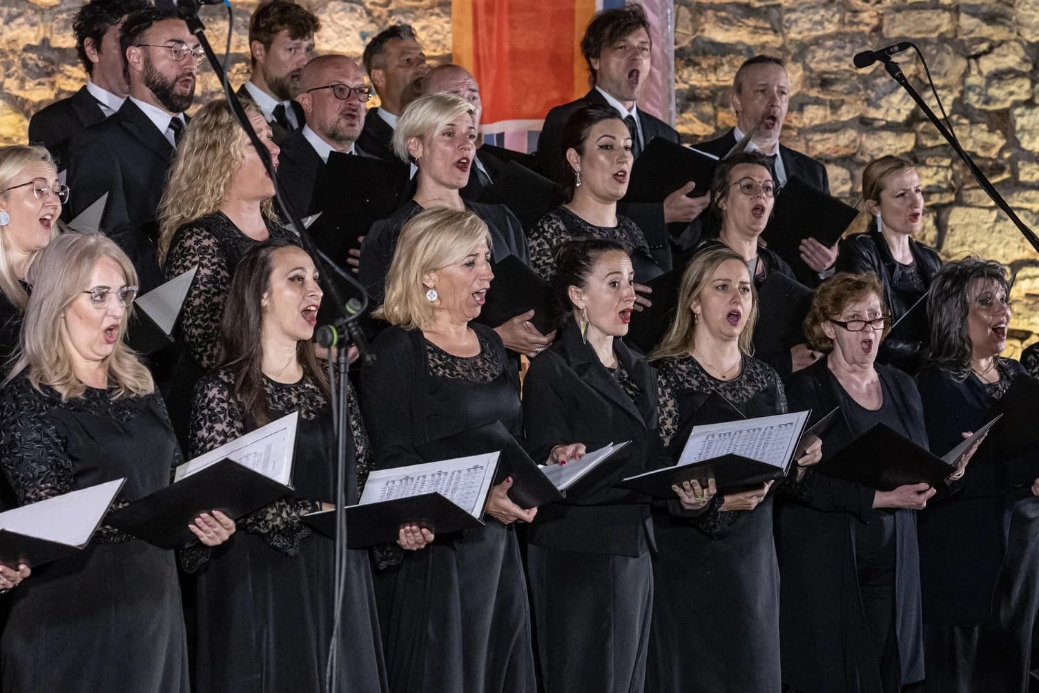 Spektakularni koncert zbora Opere NPS 