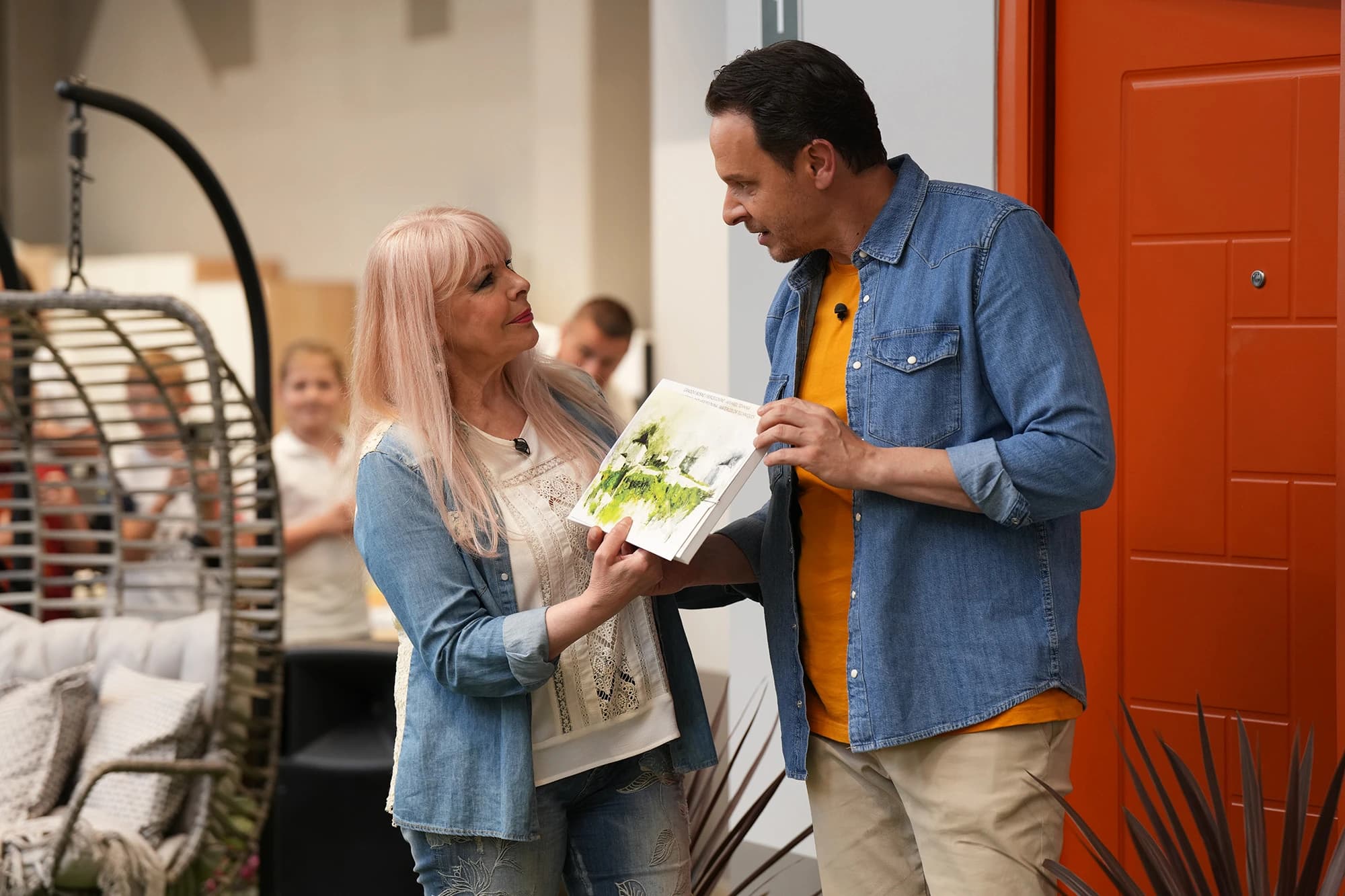 Hanka Paldum i Enis Bešlagić.jpg