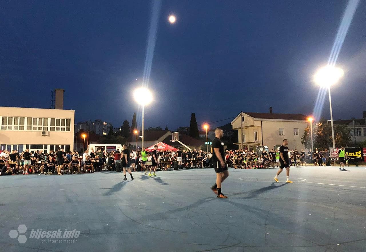 Malonogometni turnir Volim te bola u organizaciji mostarskih Ultrasa