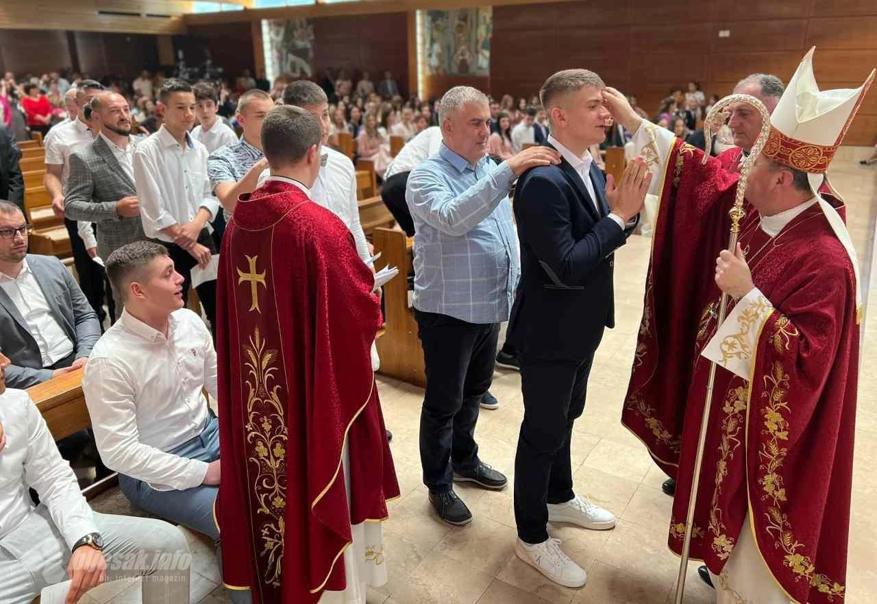 Sveta potvrda u Župi Marije Majke Crkve- Katedrala