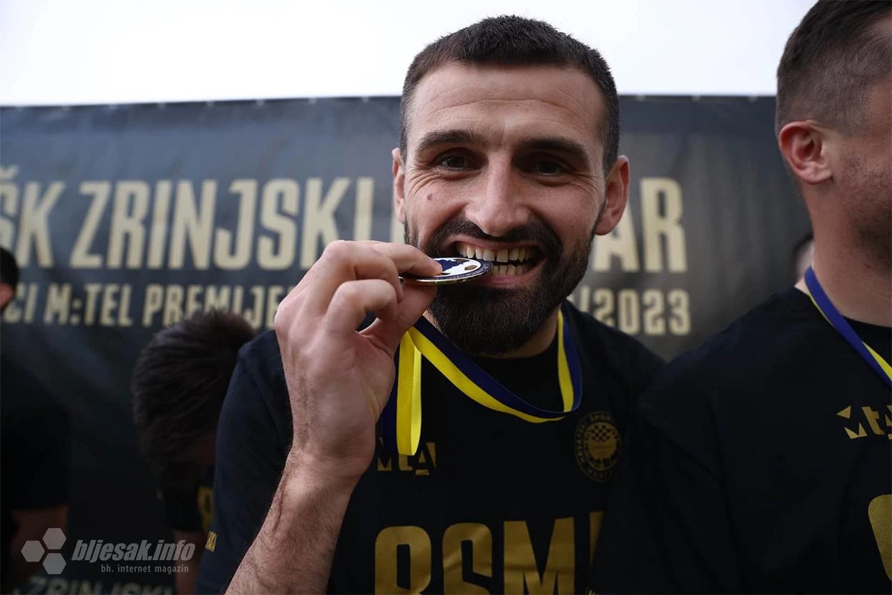 Plemići podignuli zasluženi pehar