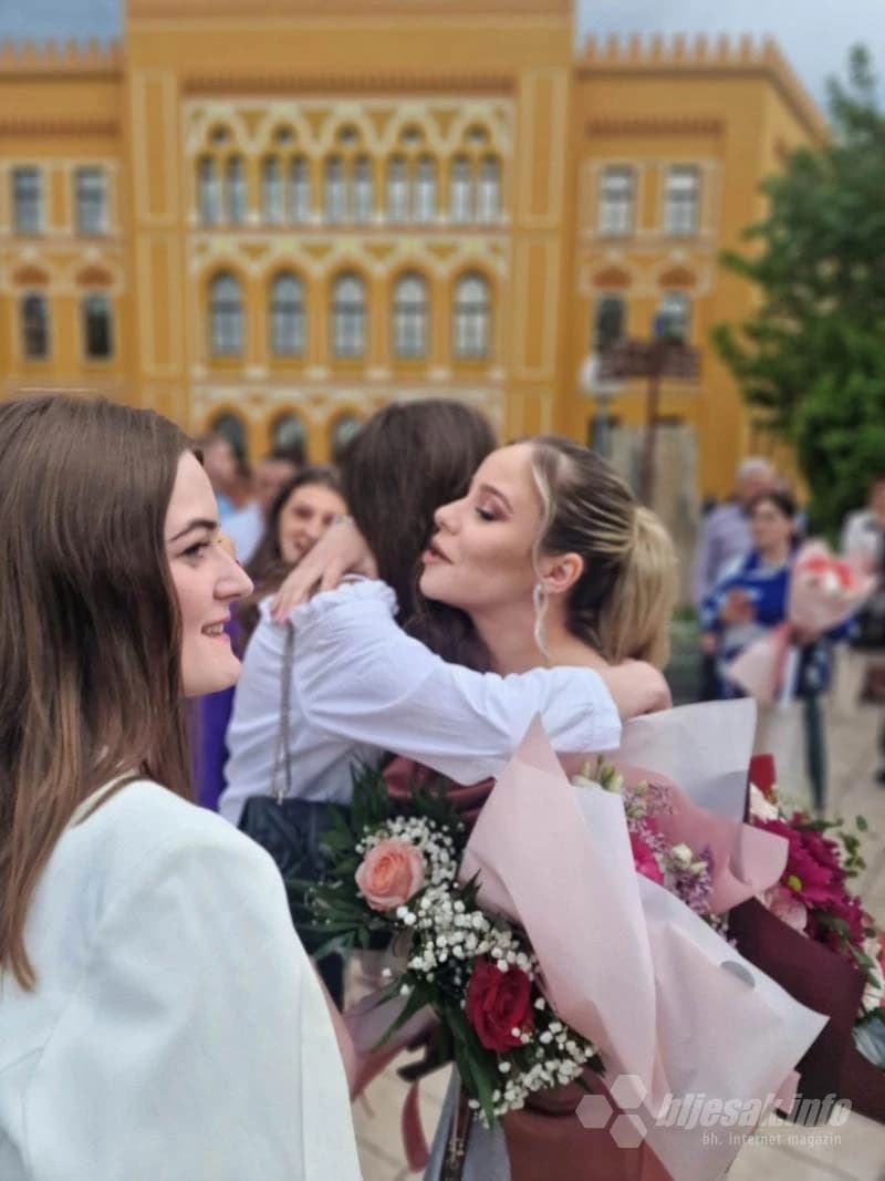 Maturanti Srednje medicinske škole Mostar u raskošnom izdanju