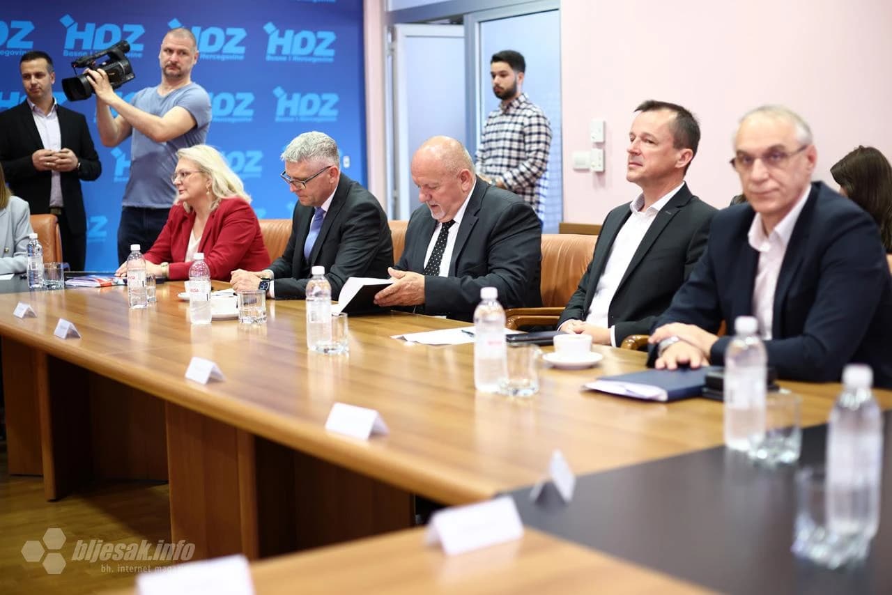 Konstituirajuća sjednica HDZ-a BiH u Mostaru 