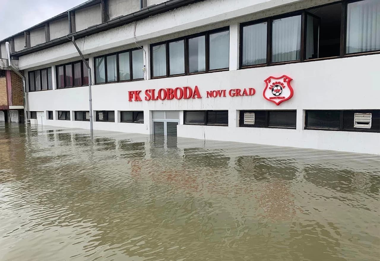 Stadion Slobode pod vodom
