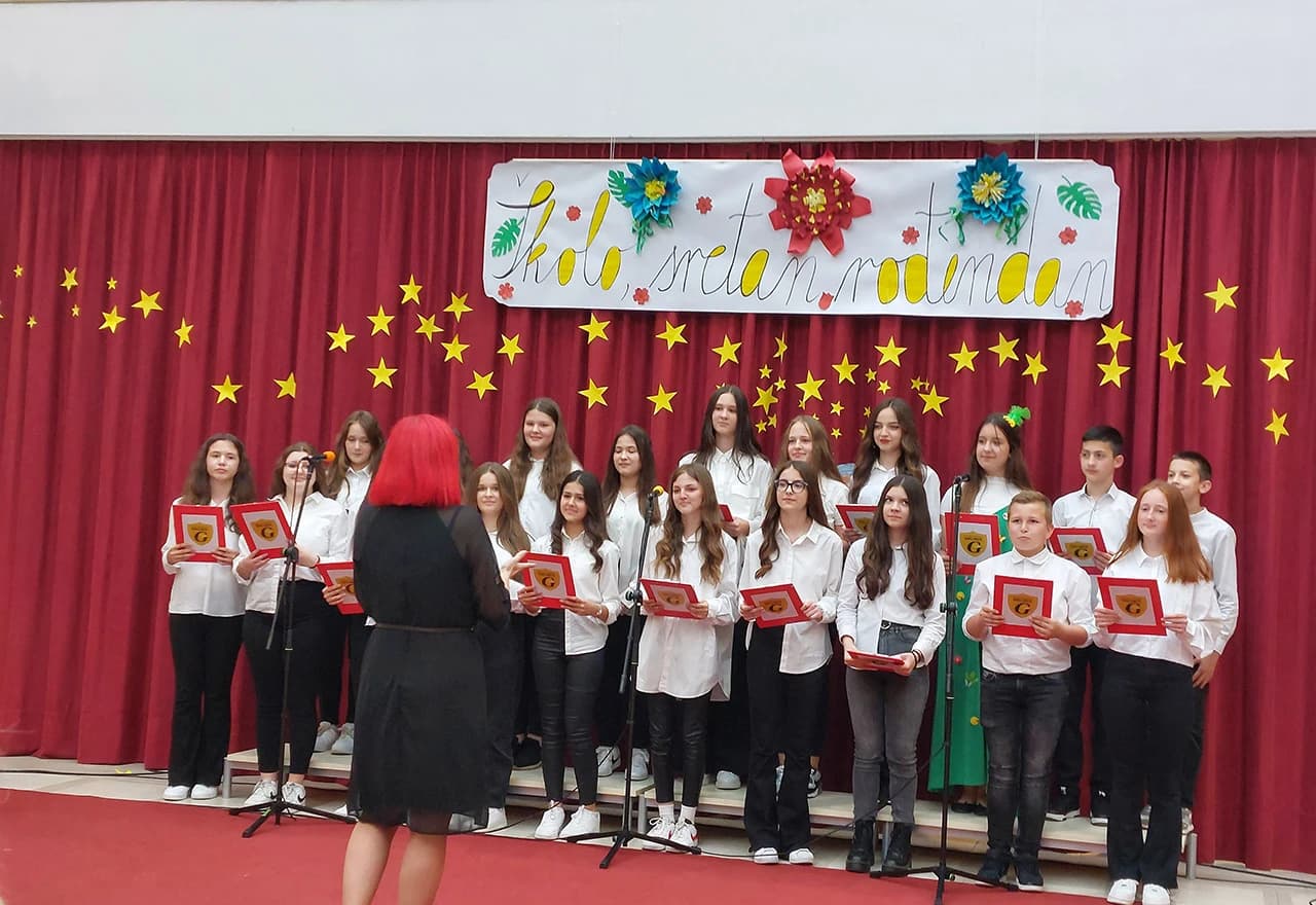 U J.U. Osnovna škola Gnojnice održana  je svečanost povodom Dana škole