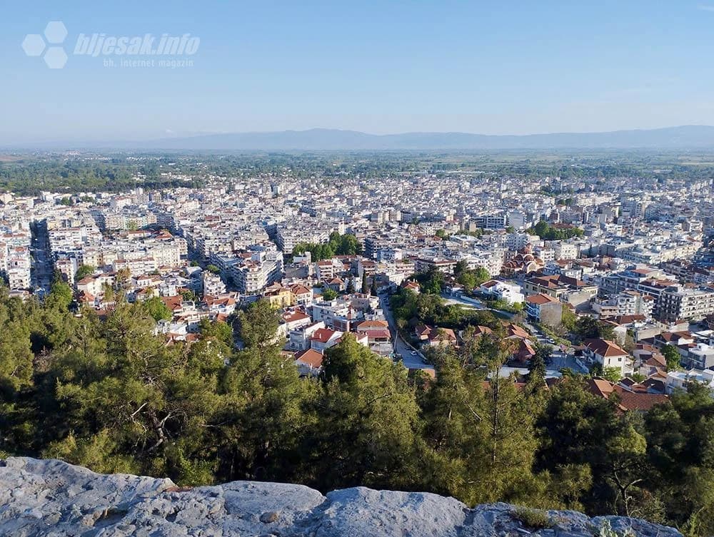 …sa zidina Orestove kule