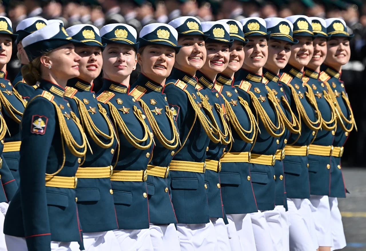 Ruski vojnici na paradi u Moskvi