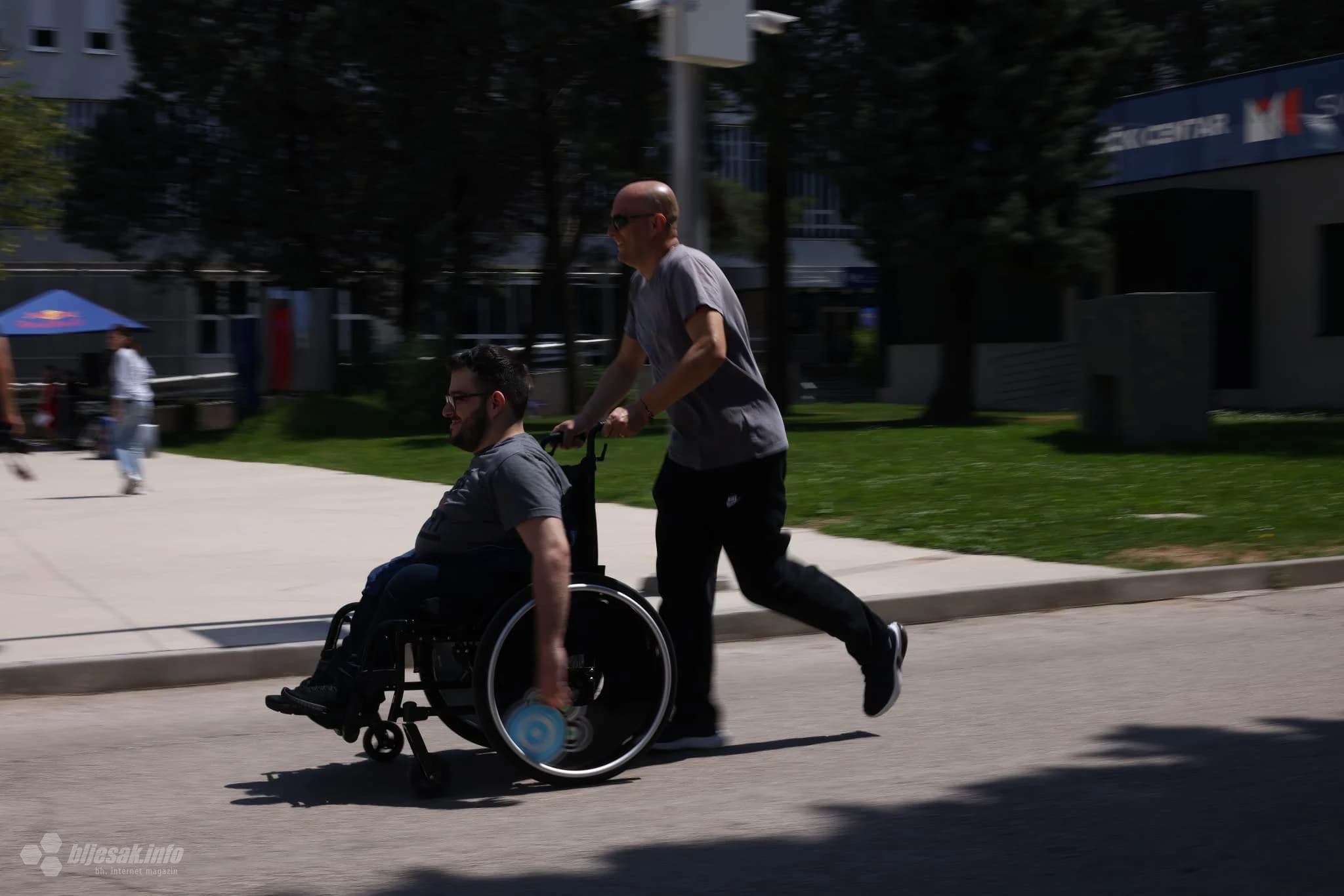 Preko stotinu trkača na humanitarnoj utrci Wings for Life World Run u Mostaru