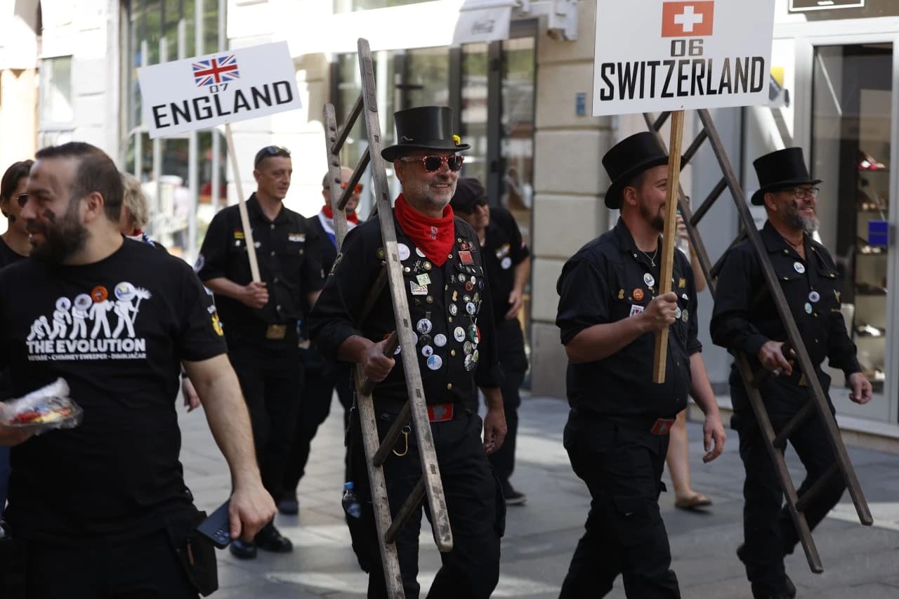 Dimnjačari iz nekoliko država prošetali Sarajevom