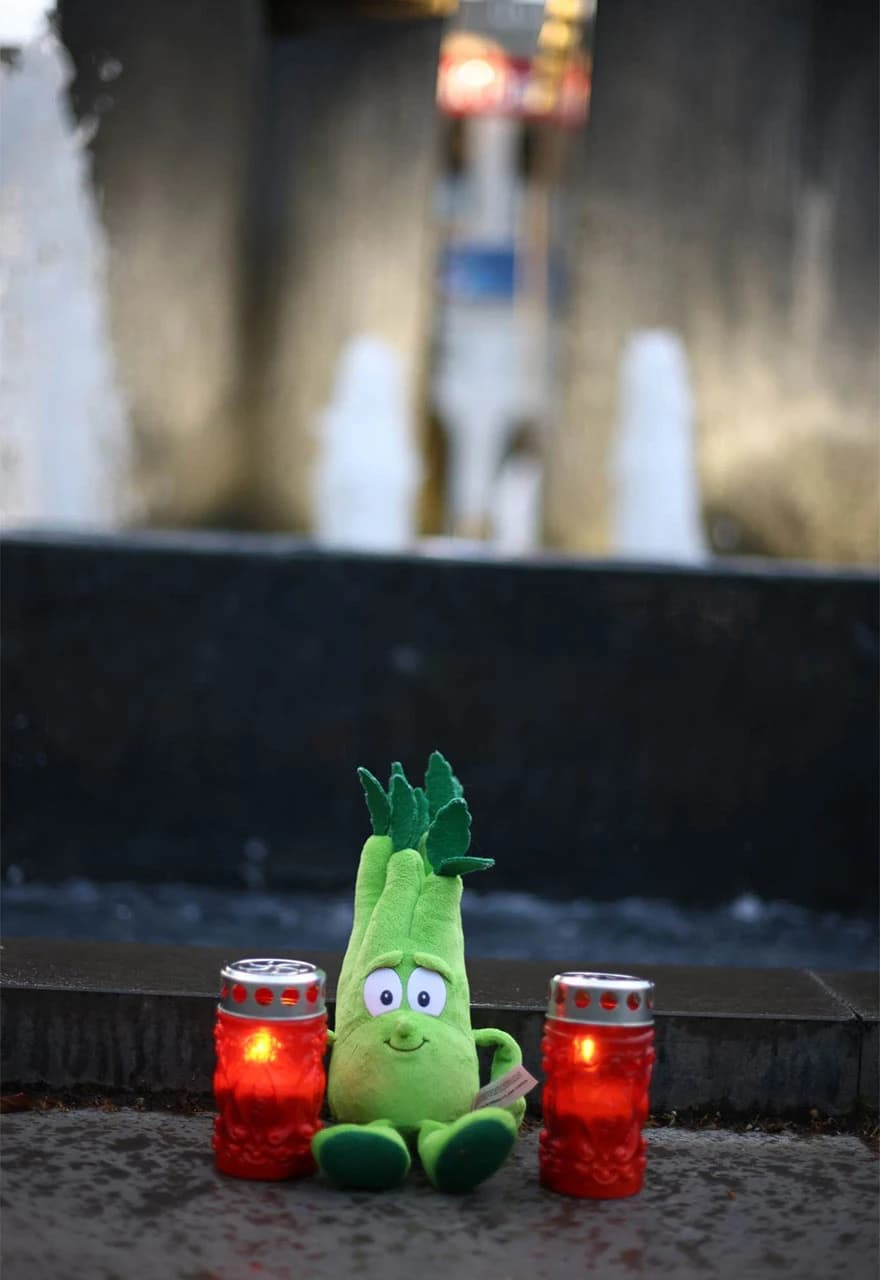 Svijeće za Beograd zapaljene u Mostaru