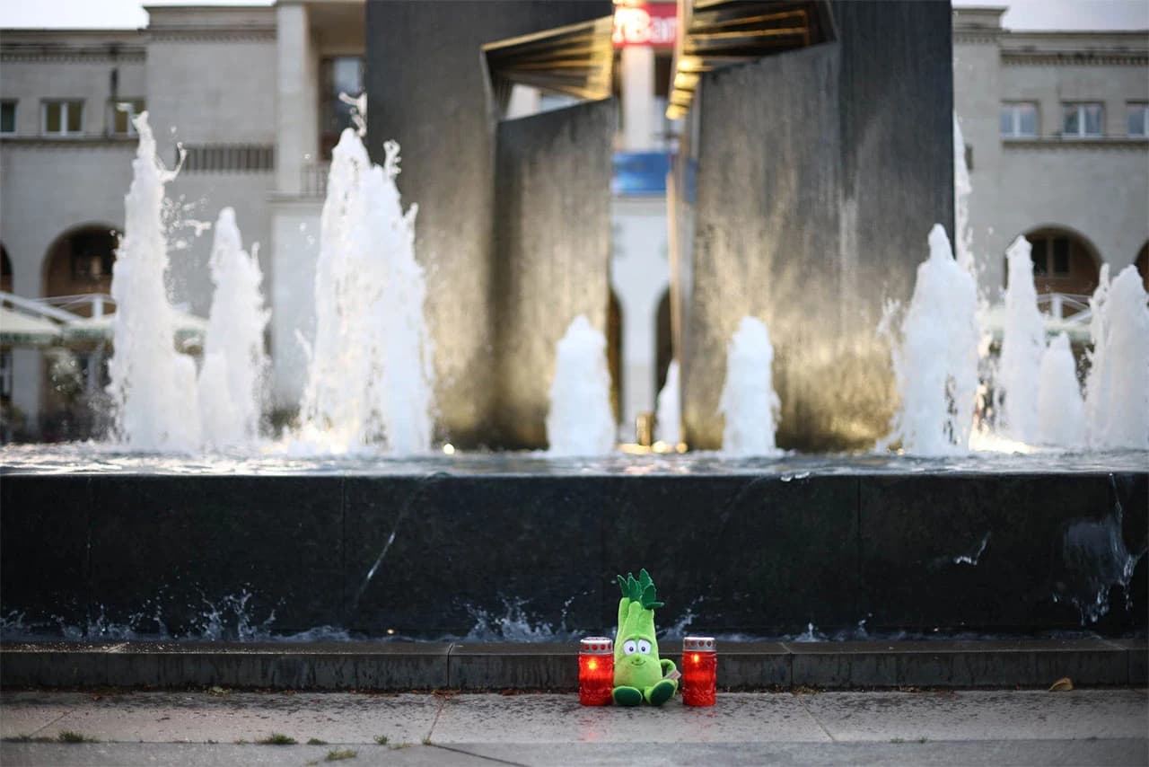 Svijeće za Beograd zapaljene u Mostaru