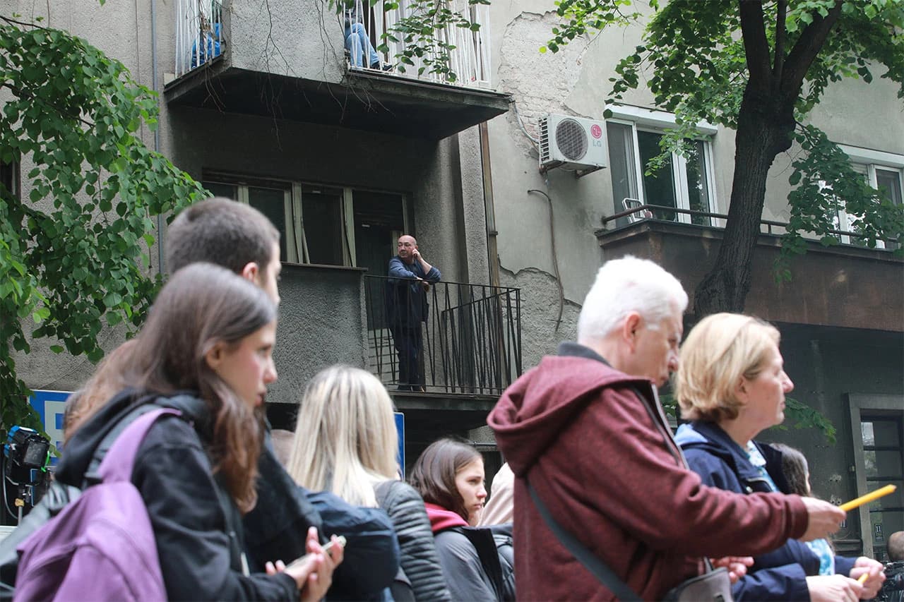 Tisuće građana Beograda u tišini odali počast ubijenim