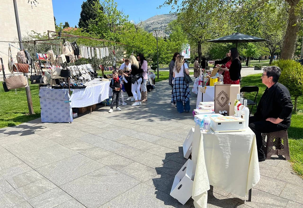 Drugi po redu sajam kreativnosti Hrabro srce održava se ispred ispred HD Herceg Stjepana Kosače