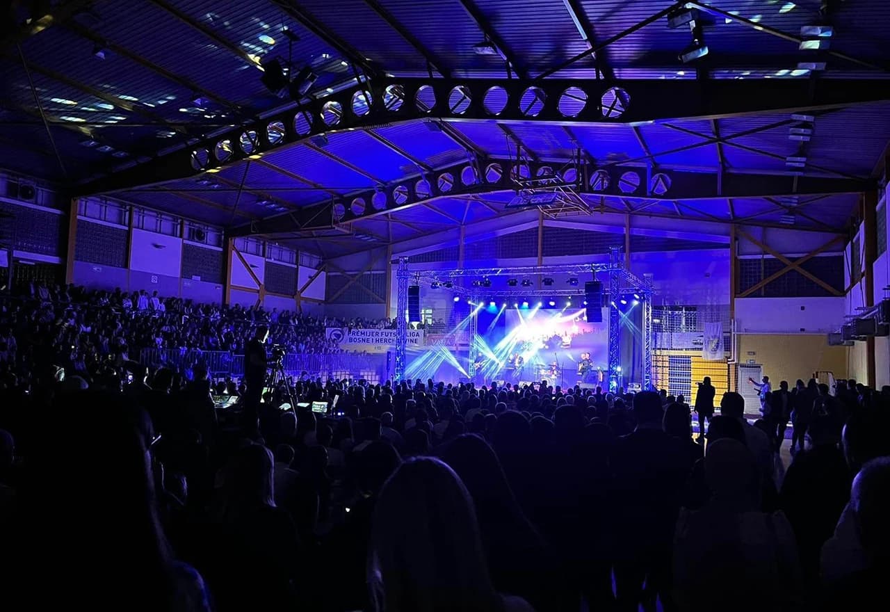 U Mostaru održan veliki bajramski koncert Enesa Begovića