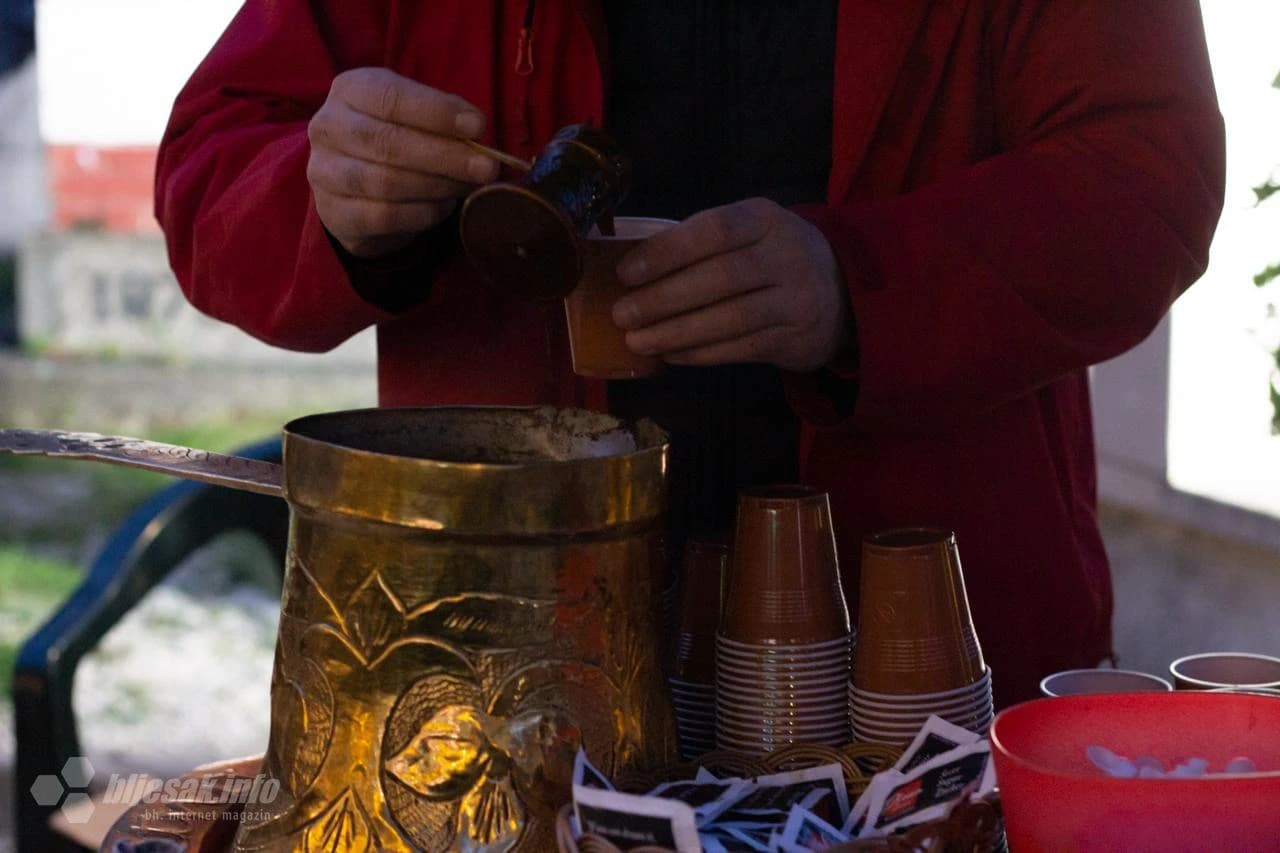 Zajednički iftar u Ulici braće Fejića