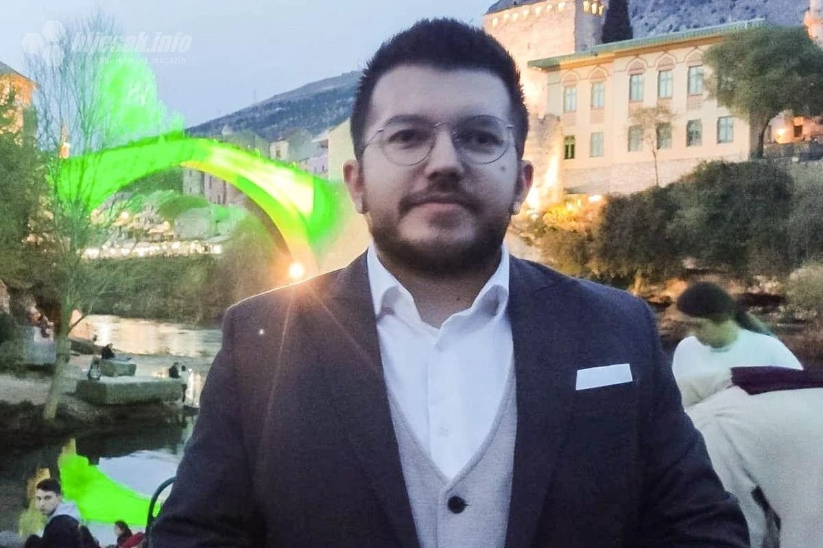 Nedim Hodno, Info-servis mladih