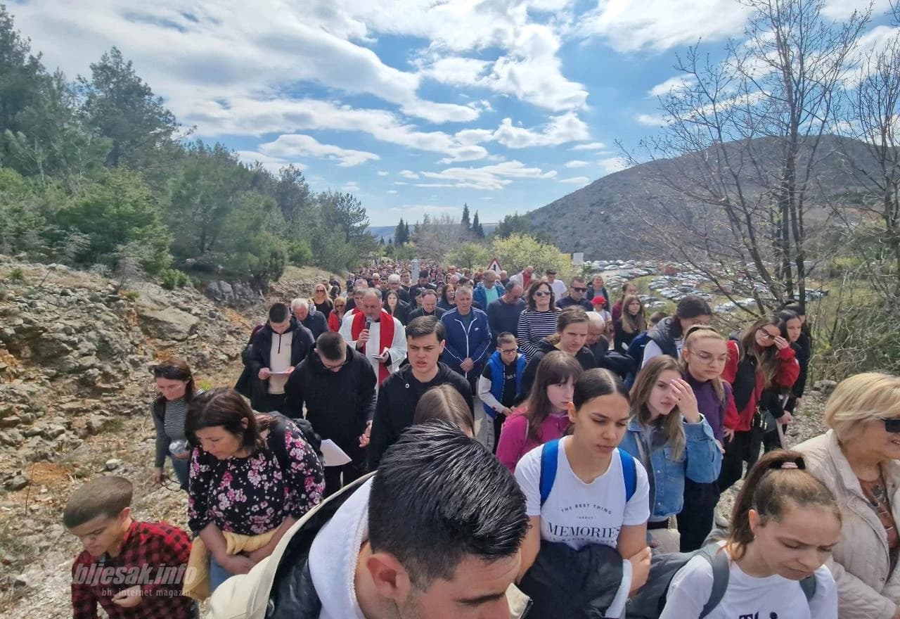 Pobožnost Križnog puta na brdu Hum