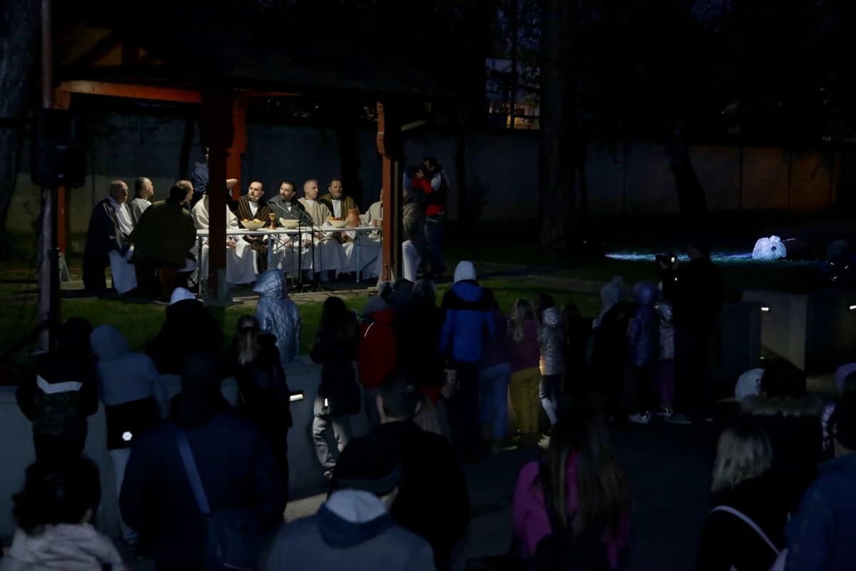 Uprizorena Isusova posljednja večera