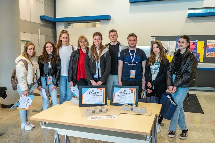 Natjecanje pod nazivom Mjeri, crtaj, gradi