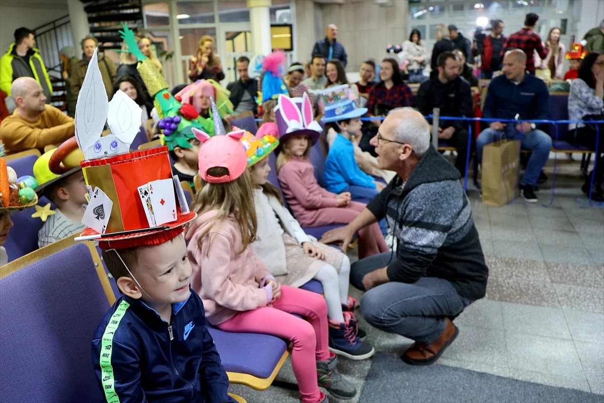 Šeširijada u Nišu povodom Dana šale