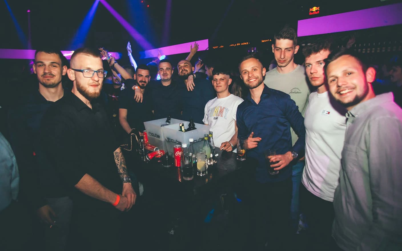 Odlična atomosfera u GoldenCube