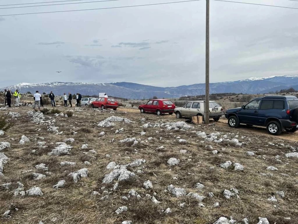 Mještani mjesne zajednice Orašac blokiraju sječu šume