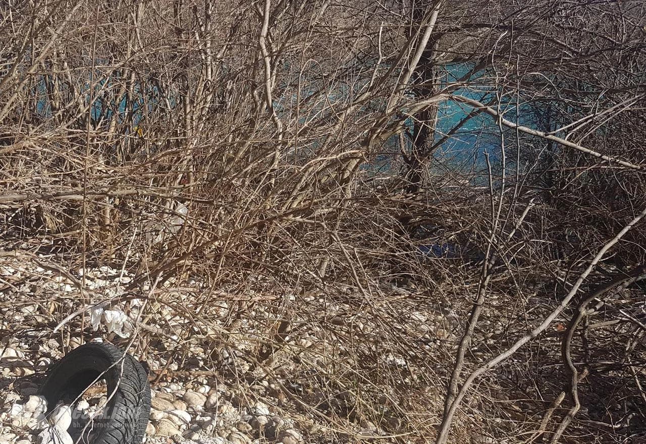 Smeće koje je izbacila Neretva