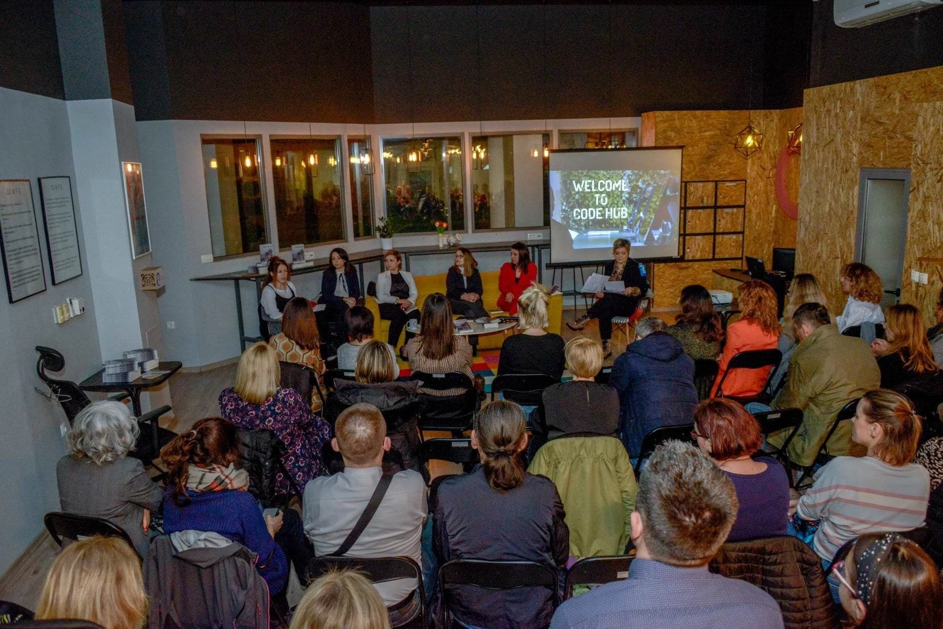 Sve ptice imaju krila predstavljene u Mostaru