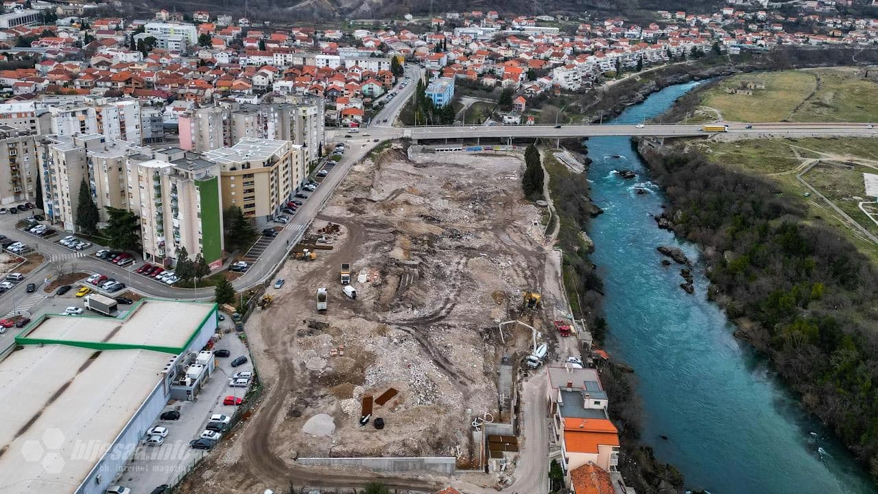 Radovi se izvode na obalama Neretve na mjestu nekadašnje tvrtke Žitopromet