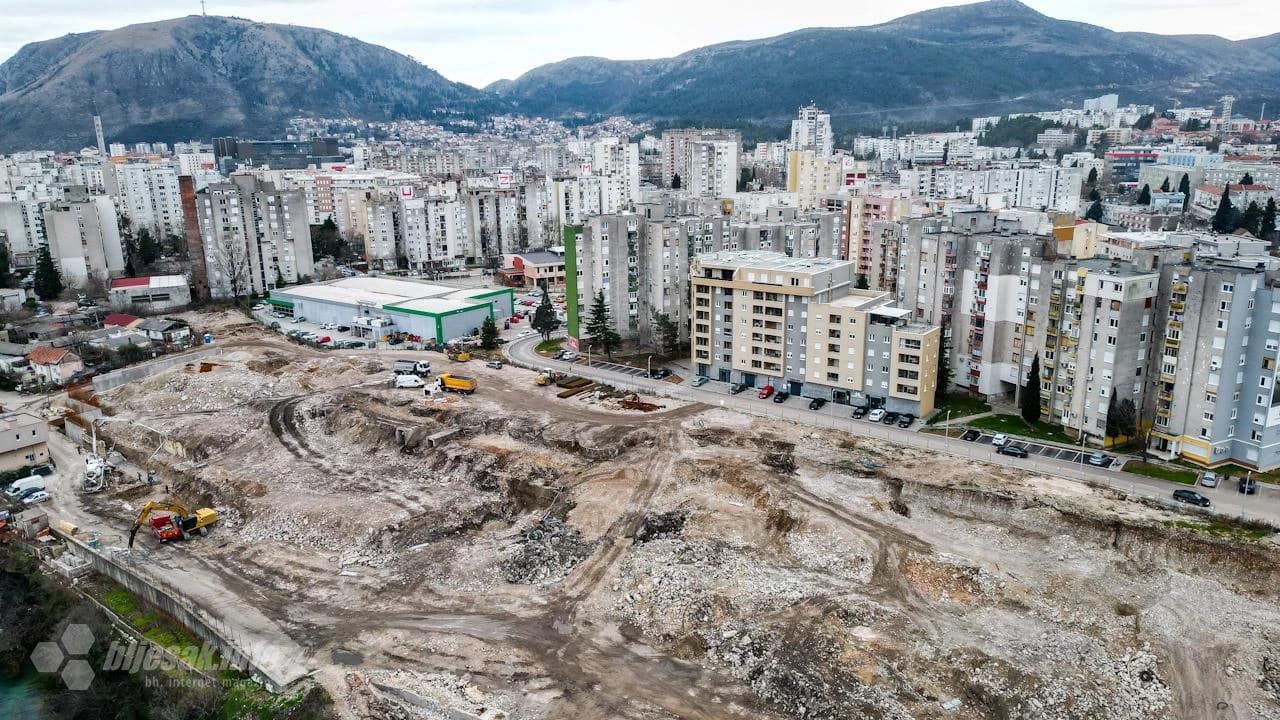 Radovi se izvode na obalama Neretve na mjestu nekadašnje tvrtke Žitopromet