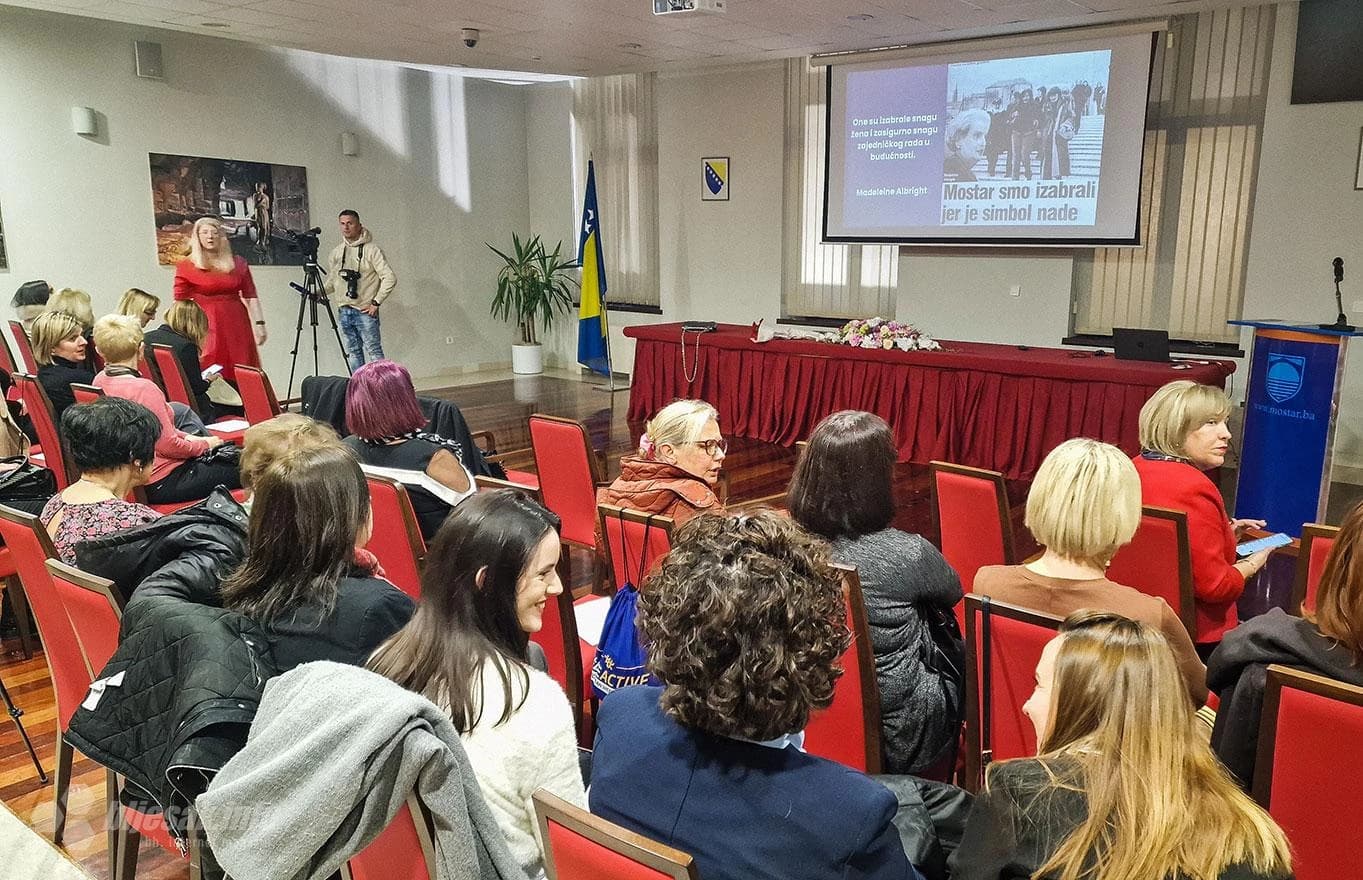 Njena priča-Herstory u Gradskoj vijećnici Mostara