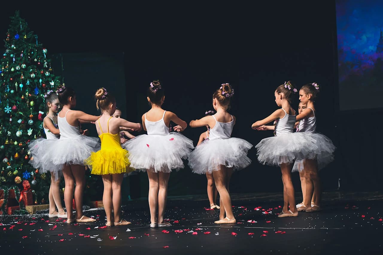 Plesni klub Zrinjski izveo baletno-plesnu predstavu Orašar