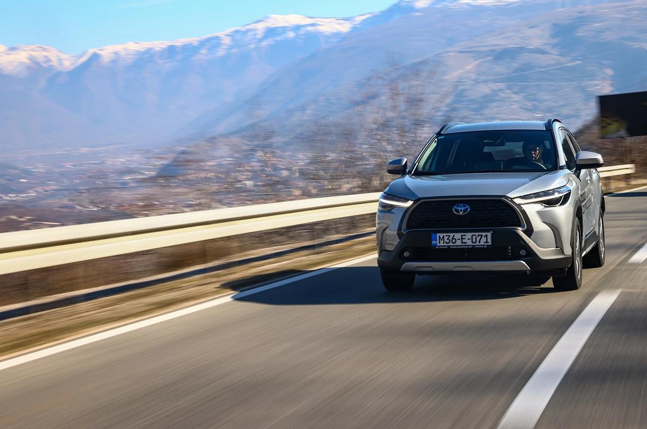 Vozili smo Toyota Corolla Cross 2.0 HSD FWD Style