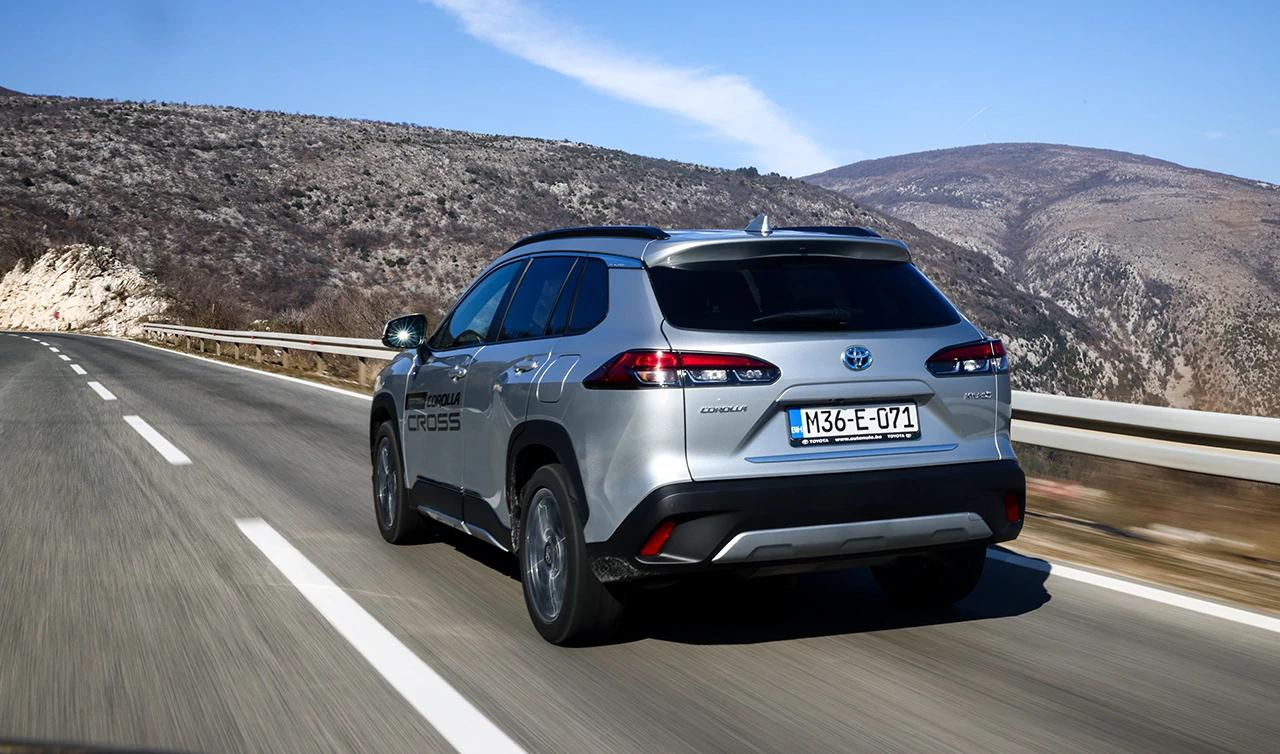 Vozili smo Toyota Corolla Cross 2.0 HSD FWD Style