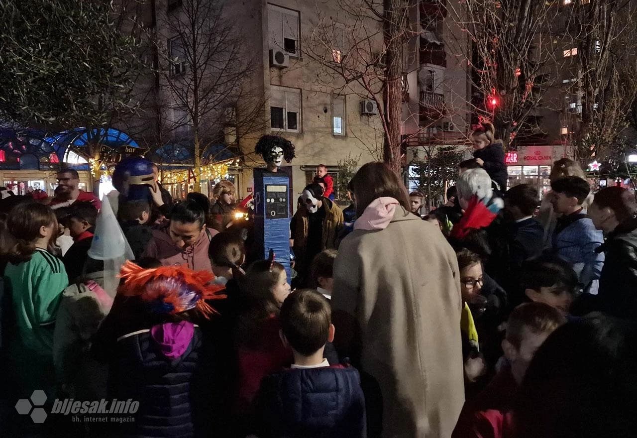 Maškare u Republici Centar 2