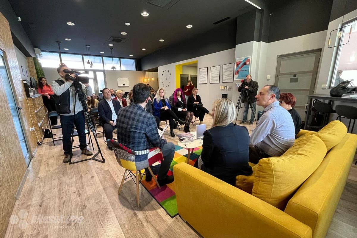 Održana promocija Zbornika radova s naučne/znanstvene konferencije o umjetnoj inteligenciji